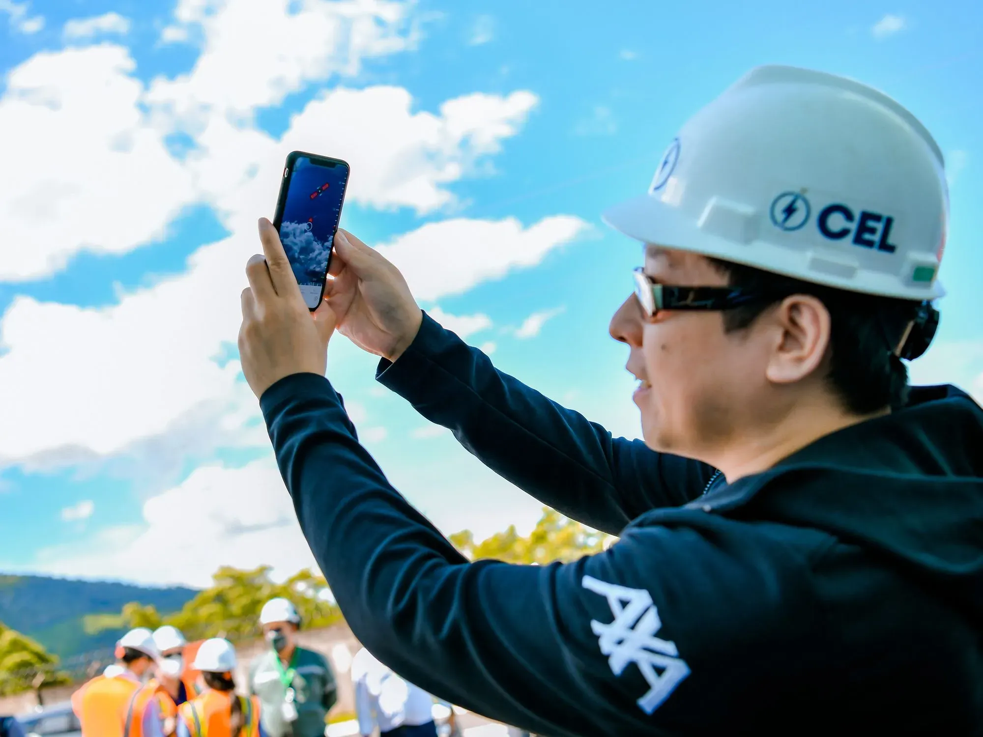 Samson Mow Searching for Eutelsat 113